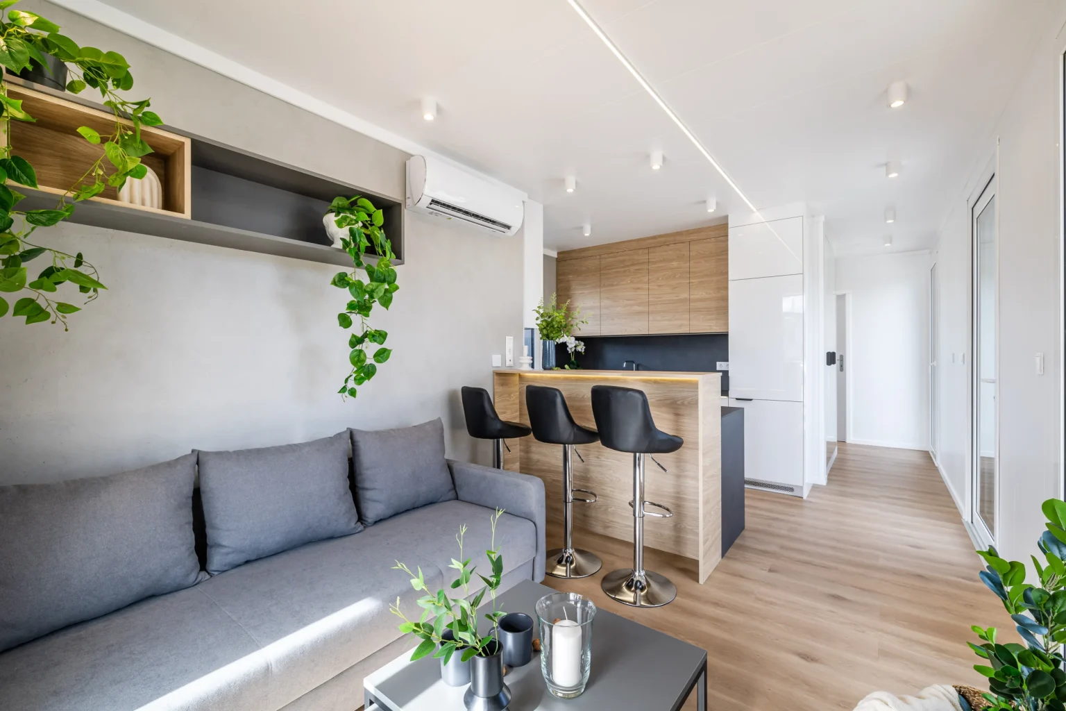 Luxus Glamping Lodge mit Whirlpool – exklusives Naturerlebnis mit maximalem Komfort.